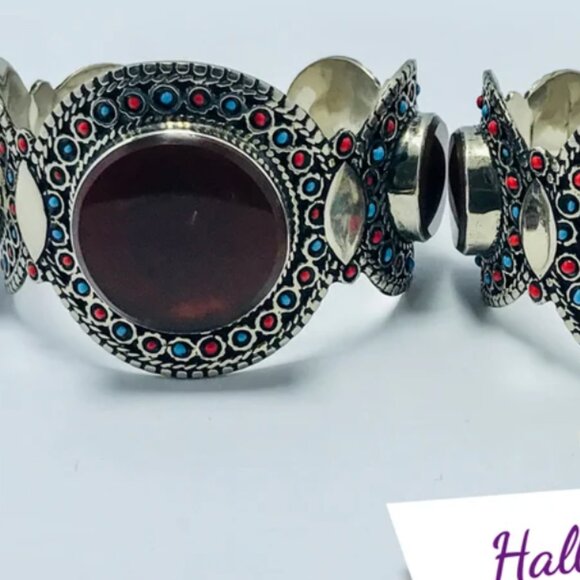 Single Handmade Kuchi Cuff Bracelet: Afghan Tribal Jewelry - Picture 2 of 5